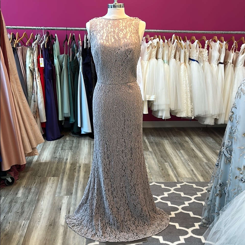 Elegant Lace Evening Gown